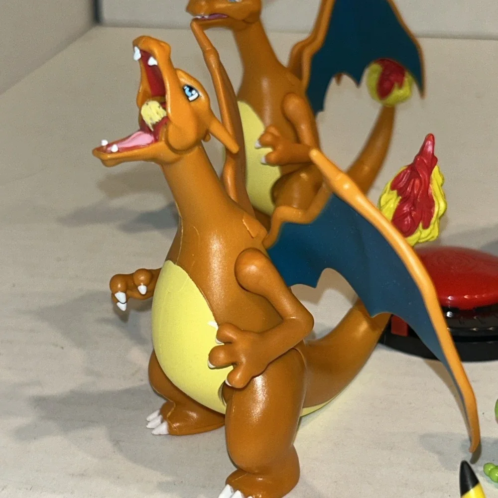 Pokemon Toy & Figure Lot‎ Charizard Pikachu Treecko E3